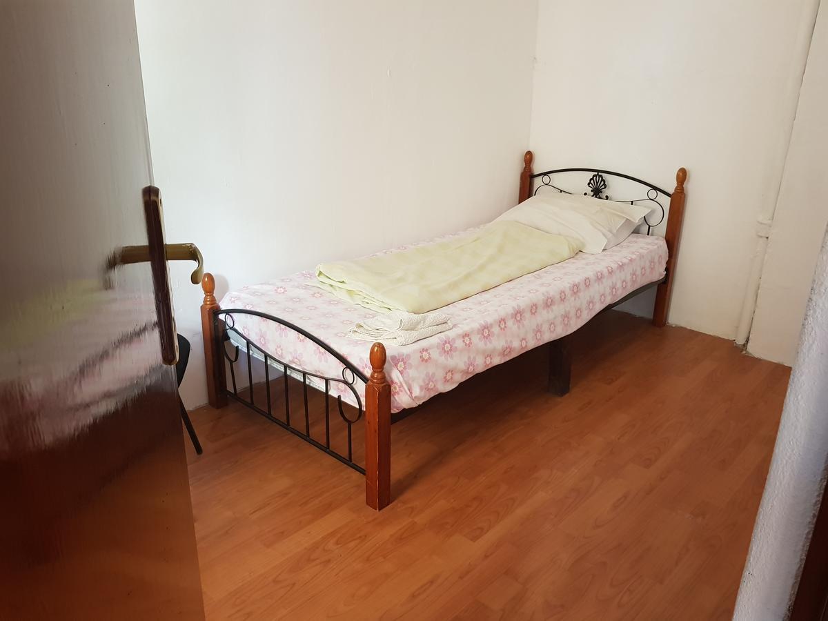 Casa Boiereasca Hostel Крайова Екстериор снимка