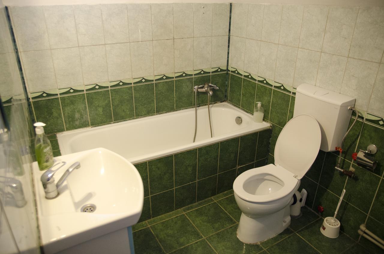 Casa Boiereasca Hostel Крайова Екстериор снимка